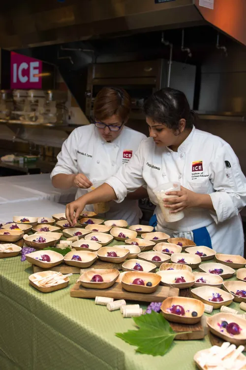 ICE students volunteer with top culinary talent