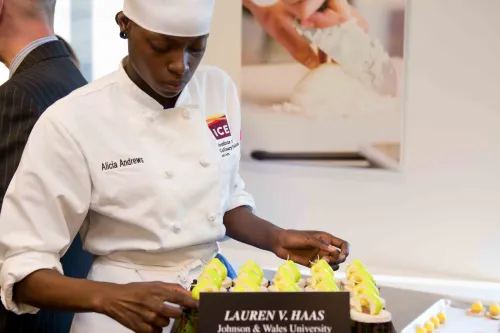 ICE students volunteer with top culinary talent