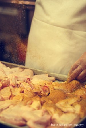 Seasoning chicken with an indonesian spice rub