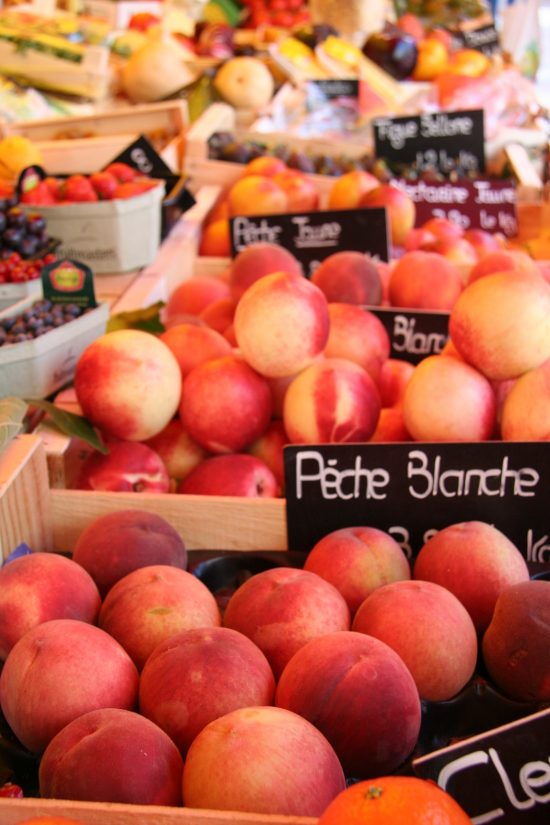 market peaches to be used for food preservation