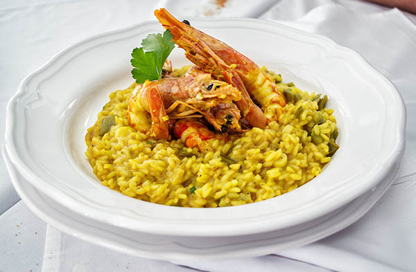 paella with shrimp