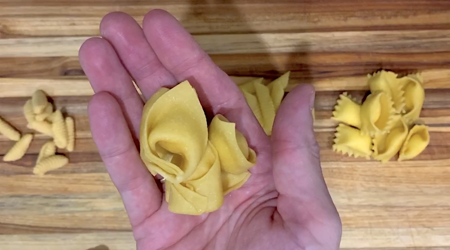 Tortellini pasta