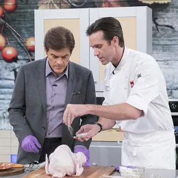 Former ICE Chef James Briscione demonstrates turkey cooking techniques to Dr. Oz