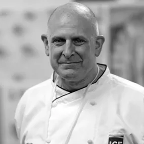 Chef Elliott Prag is the lead chef of Dean of Students & Career Services at ICE's New York campus