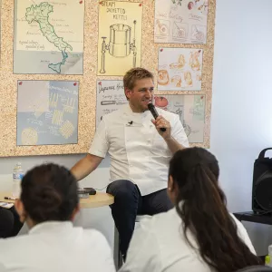 Chef Curtis Stone speaks to students at ICE's Los Angeles campus.