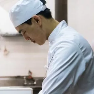 ICC student Nick Lee cooks