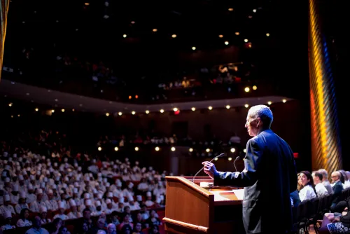 Danny Meyer giving commencement speech at ICE graduation.
