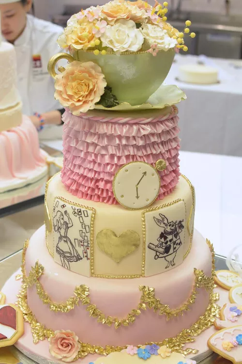 An Alice in Wonderland themed cake from the ICE Professional Cake Decorating continued education Program
