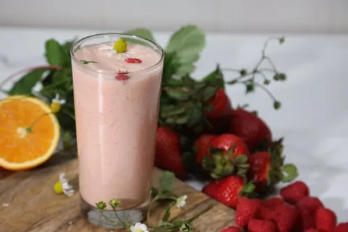 a nutritionally dense berry smoothie from ICE's Culinary Nutrition curriculum