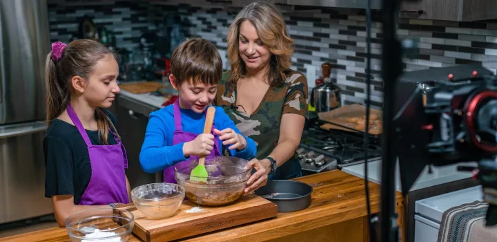 Chef Abbie Gellman, MS, RD, CDN cooks with kids