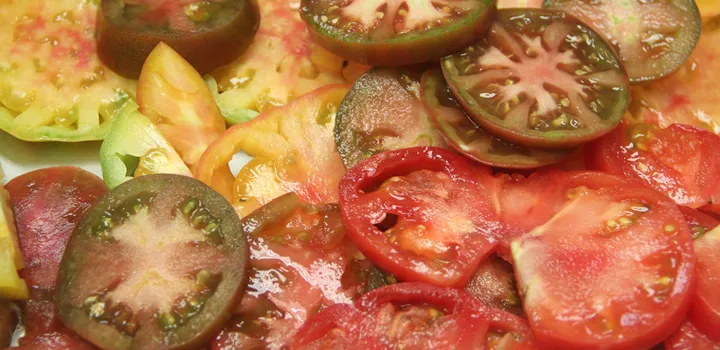 sliced heirloom tomatoes