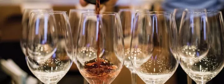 Becoming an advanced sommelier: 6 ICC alumni who  have done it!